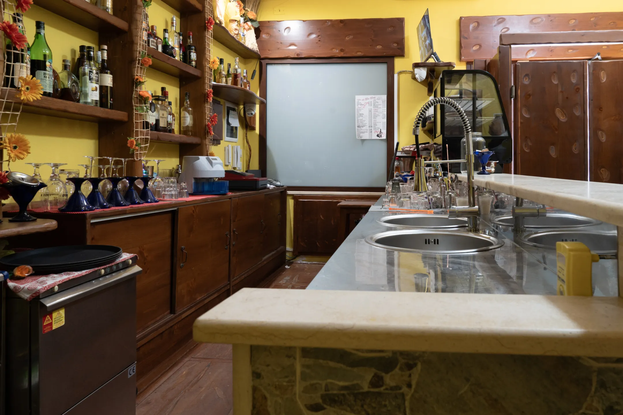 Immagine per Locale commerciale in affitto a Uta via Cagliari 22