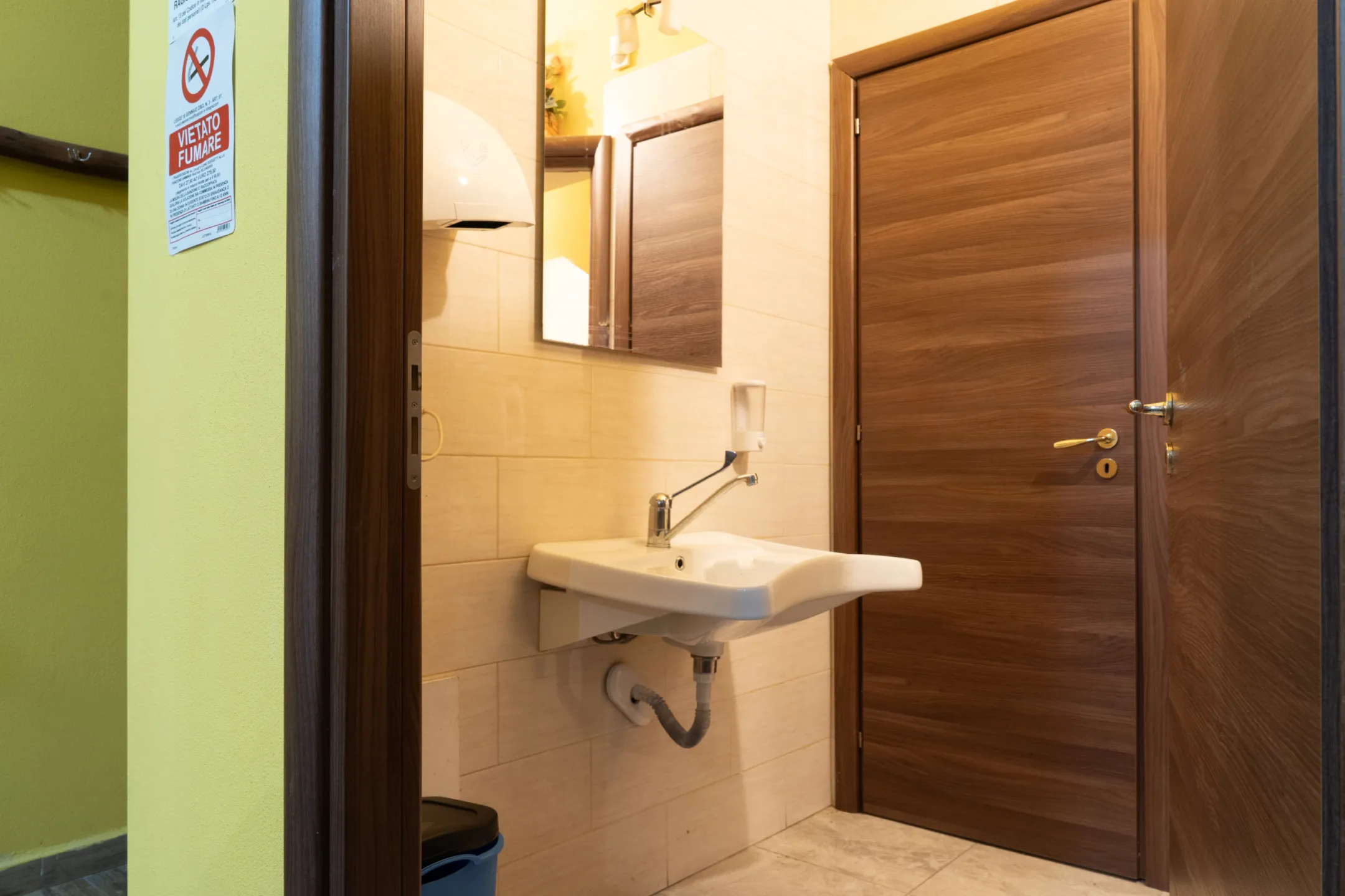 Immagine per Locale commerciale in affitto a Uta via Cagliari 22