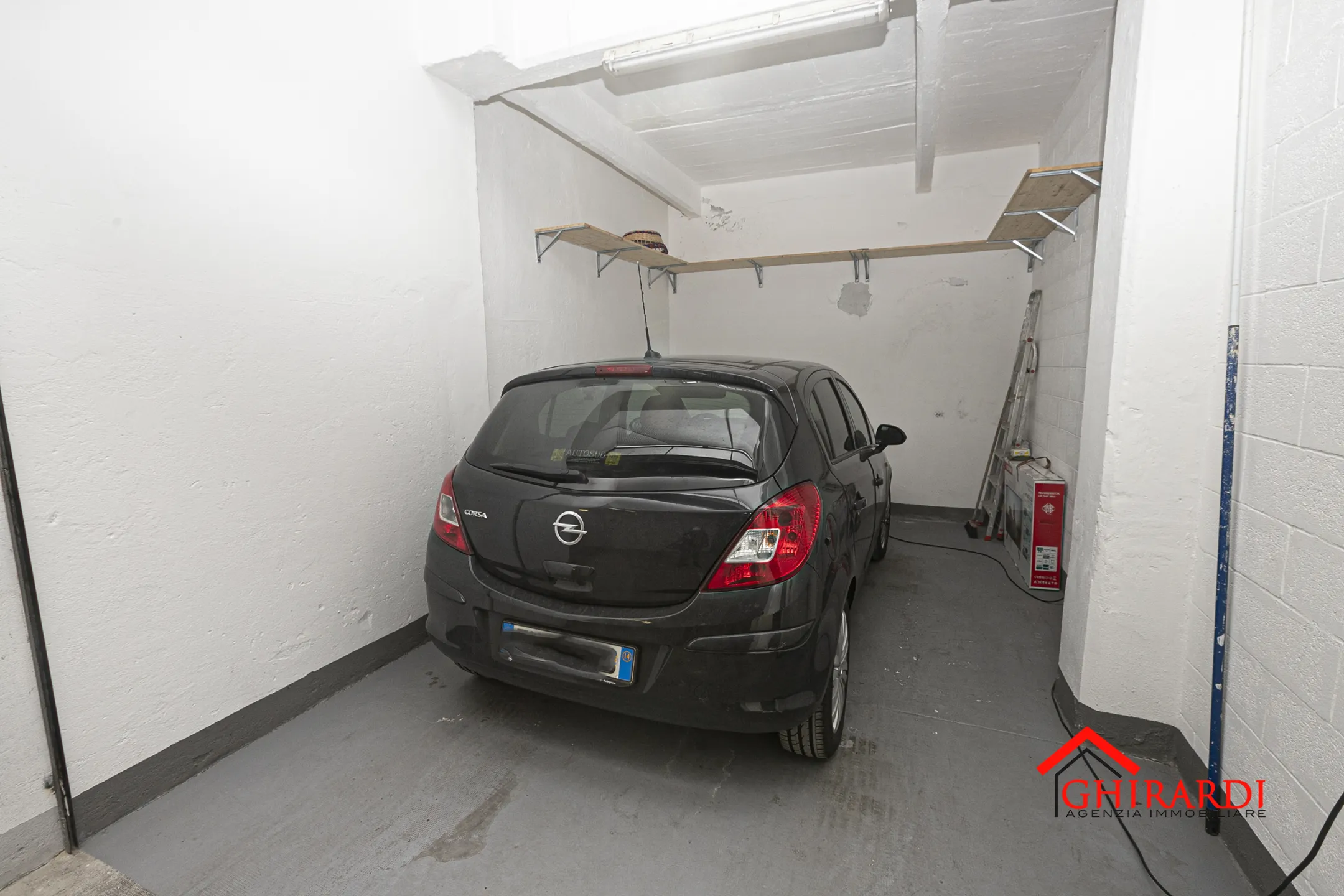 Immagine per Garage in vendita a Genova via Vico Chiuso Priano 7R
