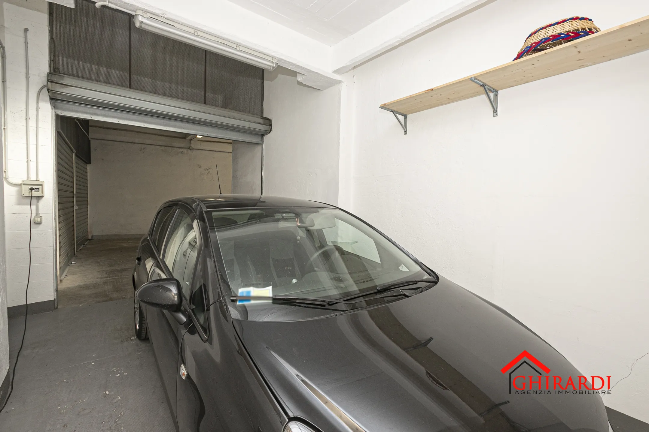 Immagine per Garage in vendita a Genova via Vico Chiuso Priano 7R