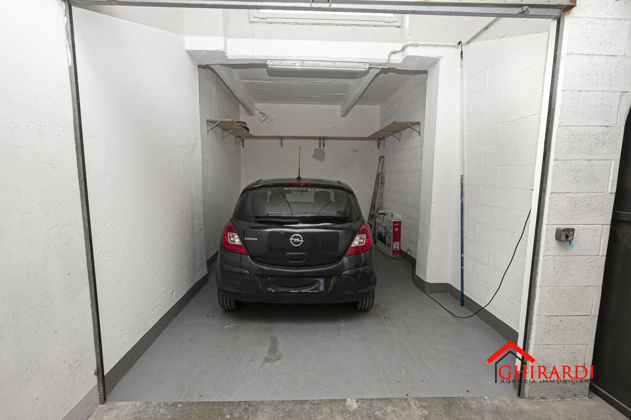 Immagine per Garage in vendita a Genova via Vico Chiuso Priano 7R