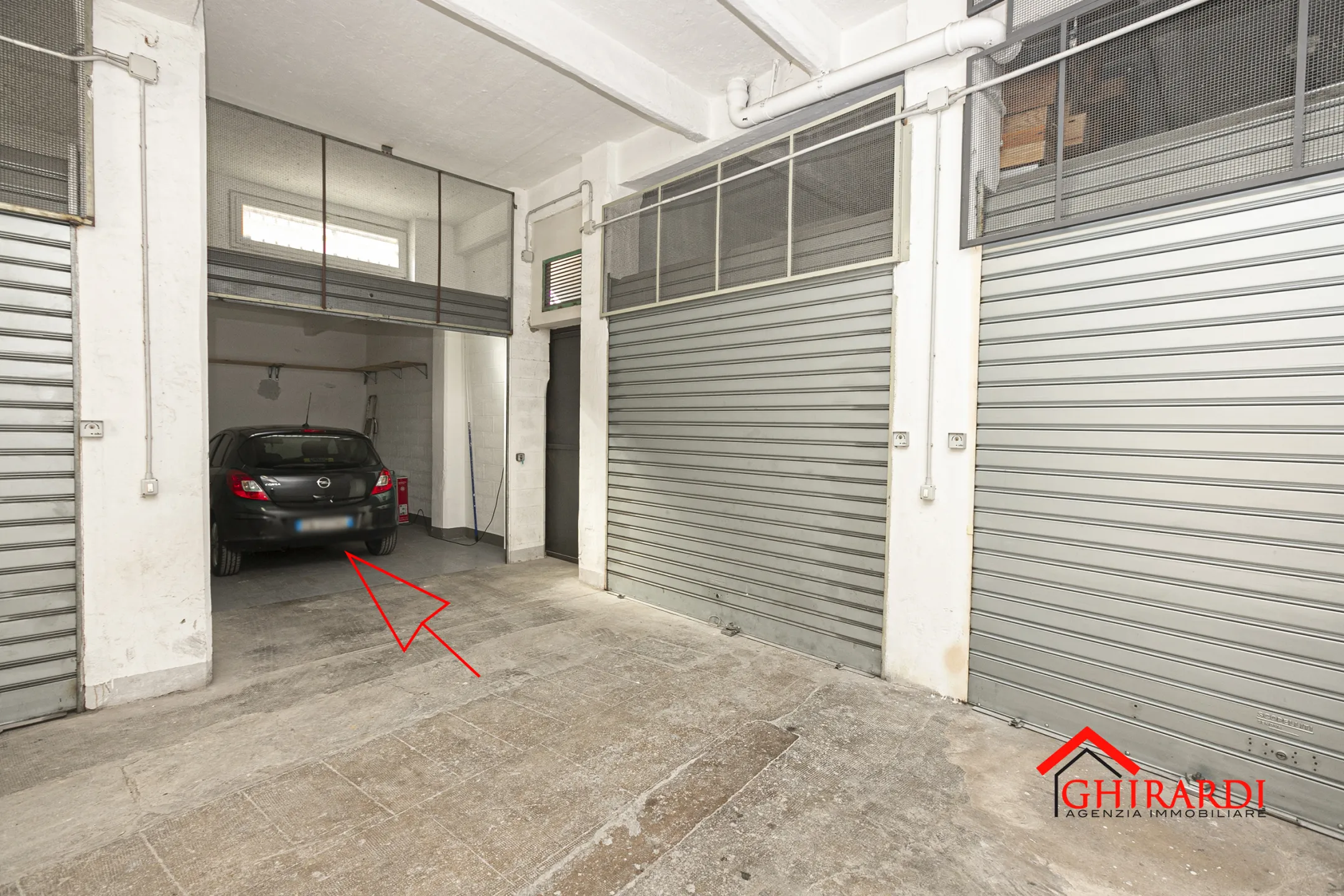 Immagine per Garage in vendita a Genova via Vico Chiuso Priano 7R
