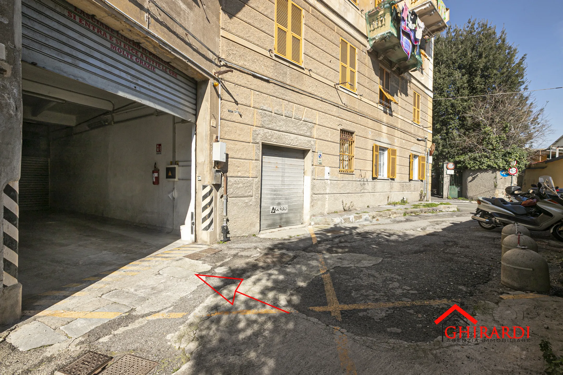 Immagine per Garage in vendita a Genova via Vico Chiuso Priano 7R