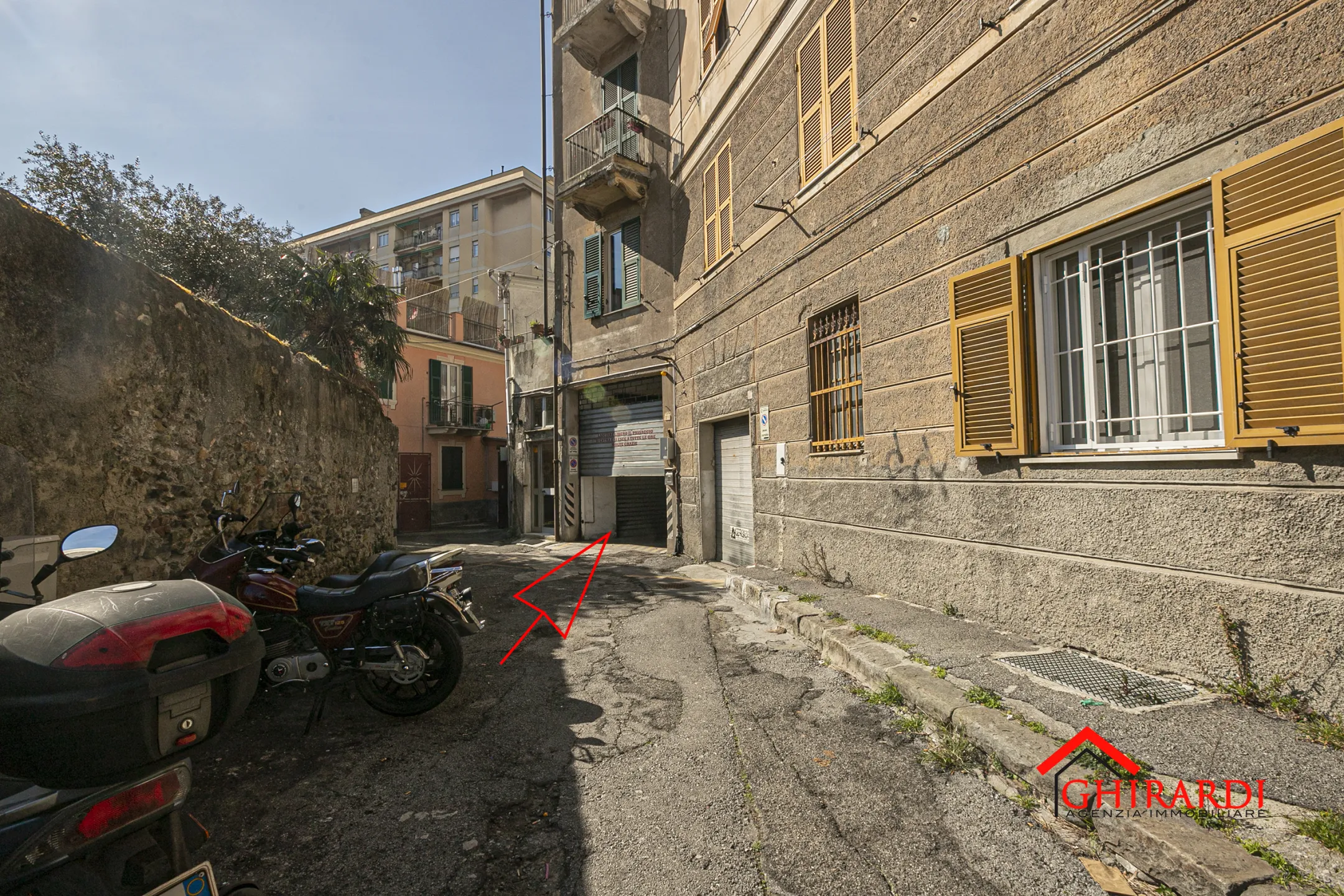 Immagine per Garage in vendita a Genova via Vico Chiuso Priano 7R