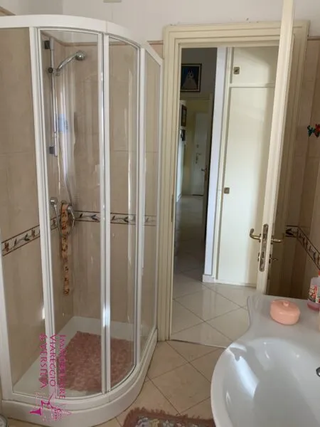 Appartamento viale Pistelli, Camaiore