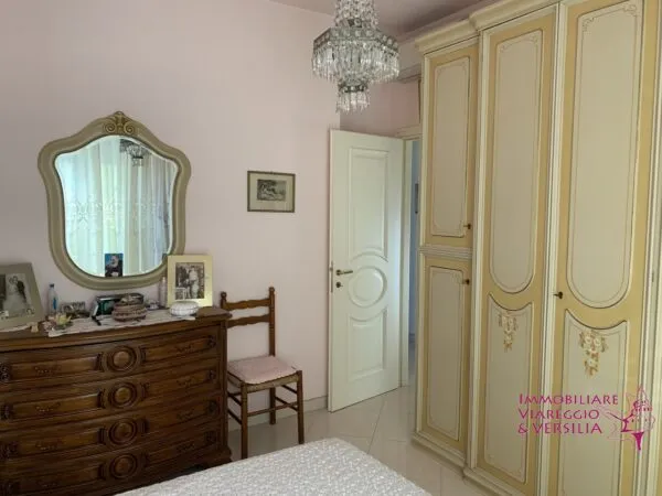 Appartamento viale Pistelli, Camaiore
