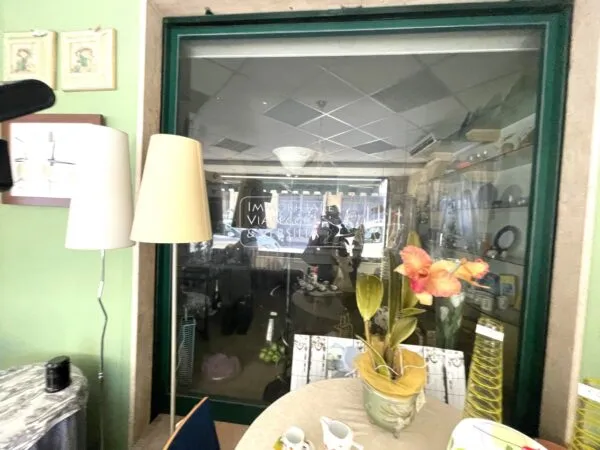 Negozio via Fratelli Cervi 20, Viareggio