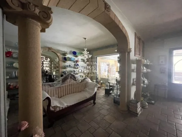 Negozio via Fratelli Cervi 20, Viareggio