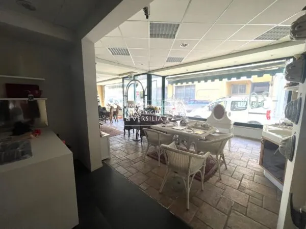 Negozio via Fratelli Cervi 20, Viareggio