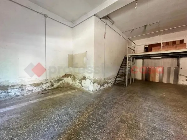 Magazzino via Lazio, Arezzo