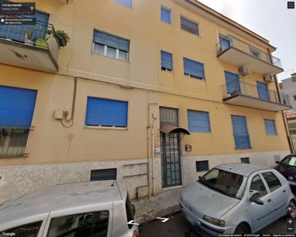 Appartamento via Petrella 121, Catania