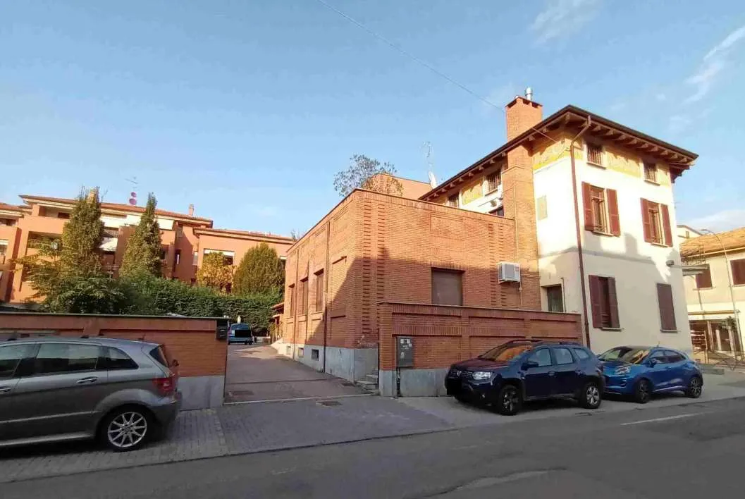 Immagine per Stabile - Palazzo in asta a Bernareggio via Franzolino Prinetti 1