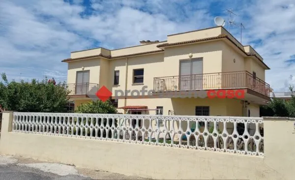 Villa via Chiusi 6, Pomezia