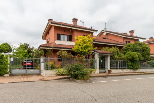 Villa via Dante Alighieri 16, Borgaro Torinese