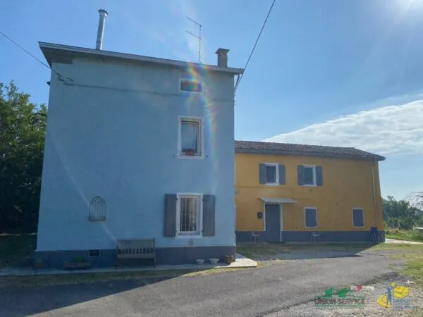 Porzione Di Casa strada Cornaccina 48, Medesano