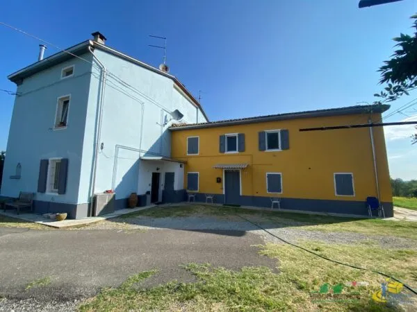 Porzione Di Casa strada Cornaccina 48, Medesano