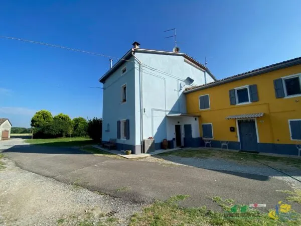 Porzione Di Casa strada Cornaccina 48, Medesano