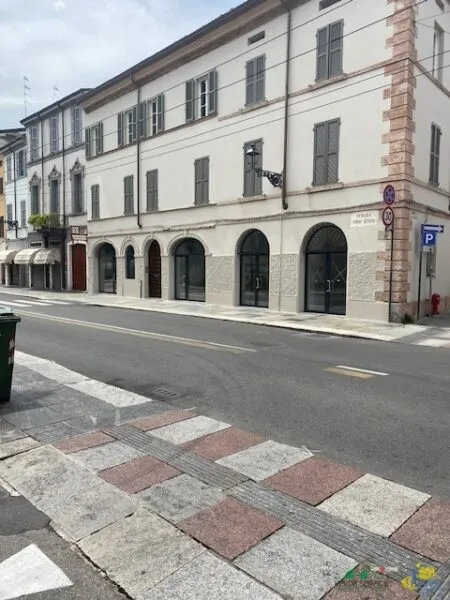 Locale Commerciale strada Nino Bixio, Parma