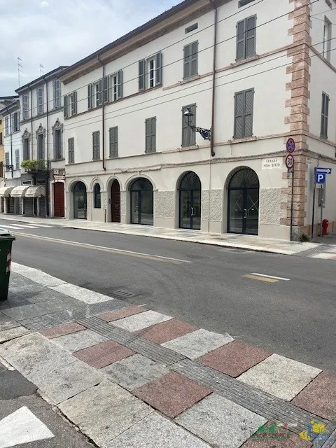 Immagine per Locale commerciale in affitto a Parma strada Nino Bixio