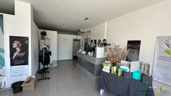Immagine per Locale commerciale in vendita a Salsomaggiore Terme piazza Borsellino E Falcone 4