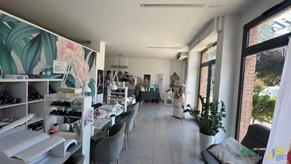 Immagine per Locale commerciale in vendita a Salsomaggiore Terme piazza Borsellino E Falcone 4