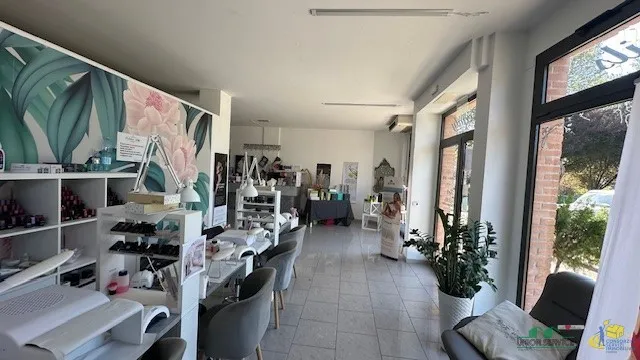 Immagine per Locale commerciale in vendita a Salsomaggiore Terme piazza Borsellino E Falcone 4