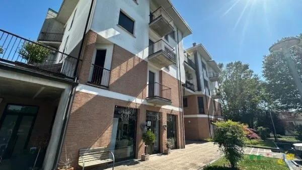 Immagine per Locale commerciale in vendita a Salsomaggiore Terme piazza Borsellino E Falcone 4