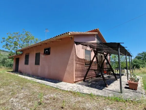 Villa via Melezzole, Montecchio