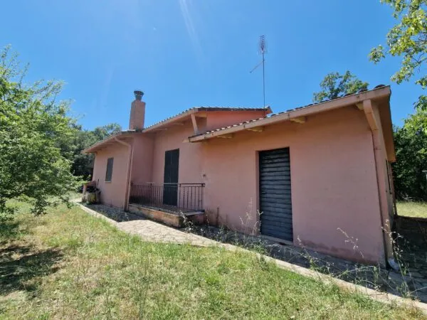 Villa via Melezzole, Montecchio
