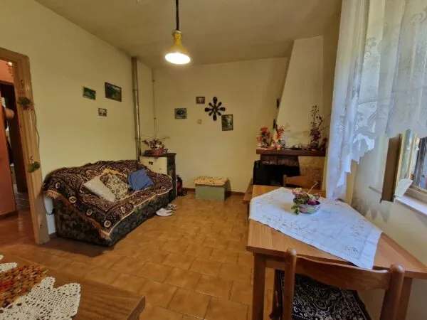 Villa via Melezzole, Montecchio