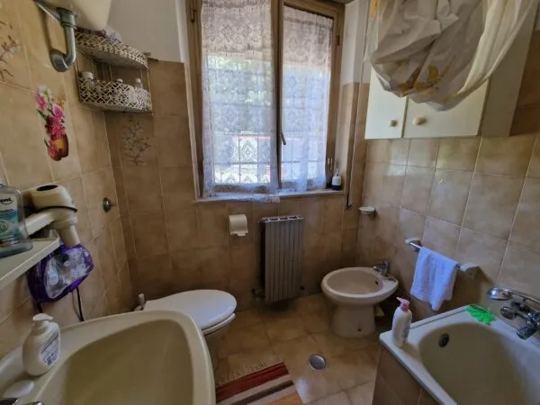 Villa via Melezzole, Montecchio