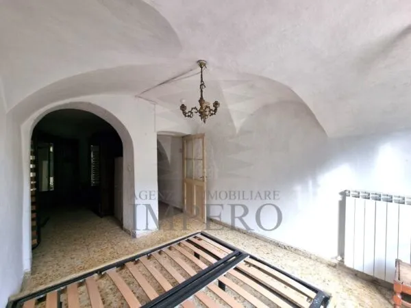 Quadrilocale piazza Umberto I 5, Rocchetta Nervina
