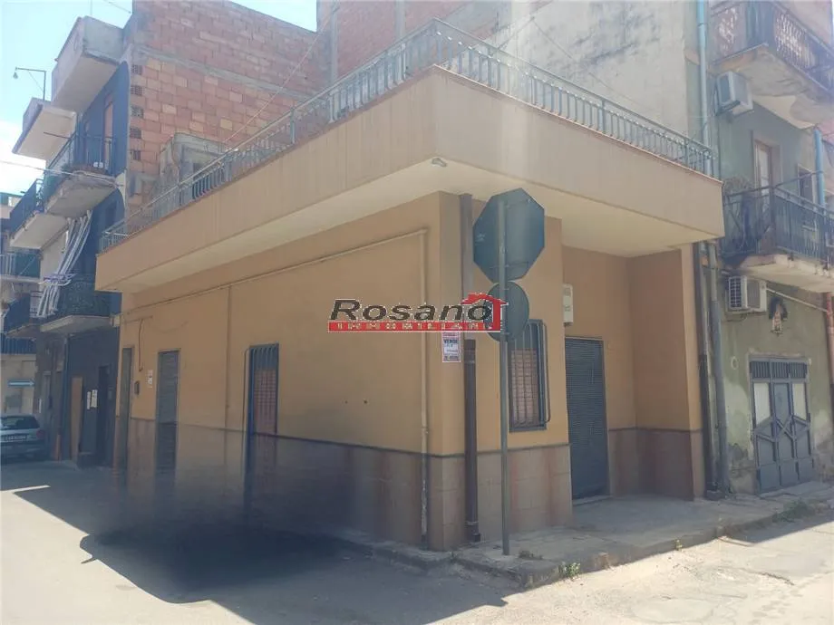 Immagine per Casa indipendente in vendita a Biancavilla via Castelli