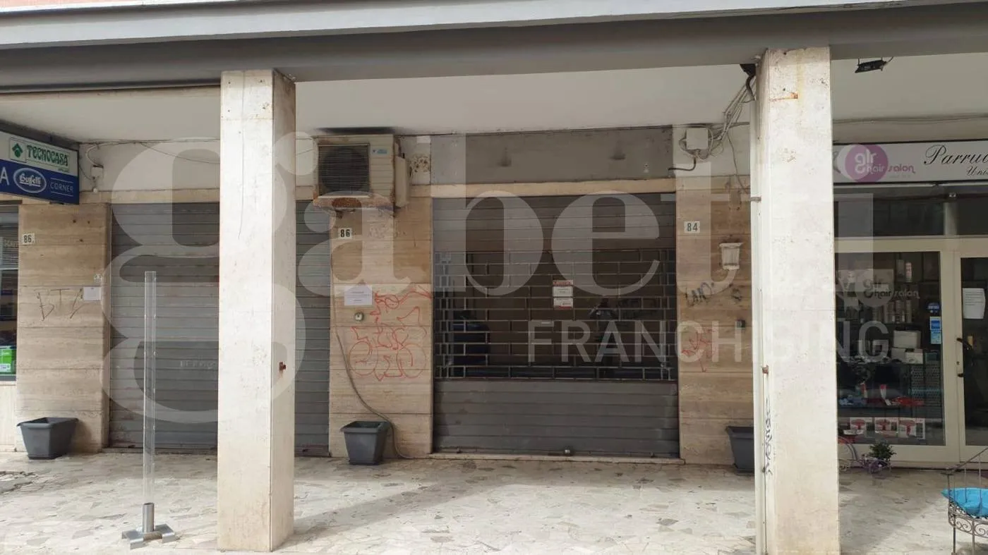 Immagine per Negozio in affitto a Ladispoli via Fiume 84