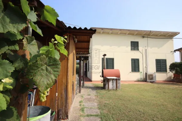 Villa via Sarzanese 4289, Lucca