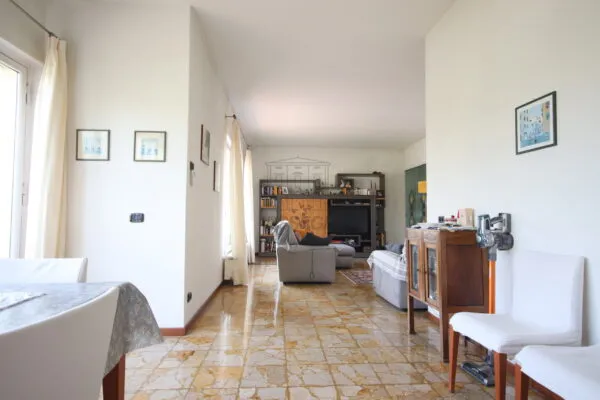 Villa via Sarzanese 4289, Lucca