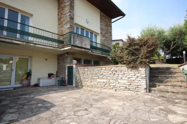 Villa via Sarzanese 4289, Lucca