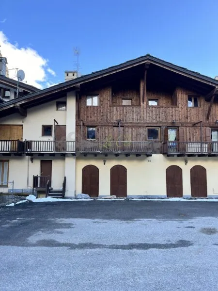 Trilocale strada Larzey - Entrèves 28, Courmayeur