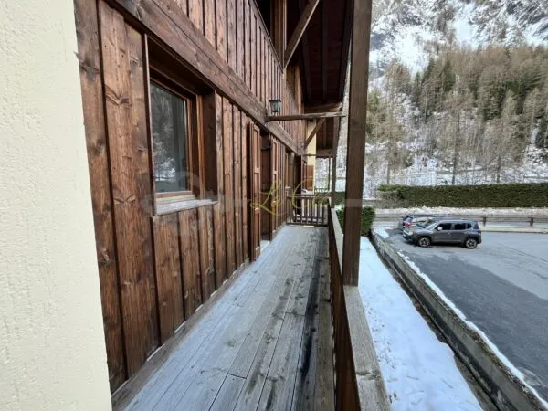 Trilocale strada Larzey - Entrèves 28, Courmayeur
