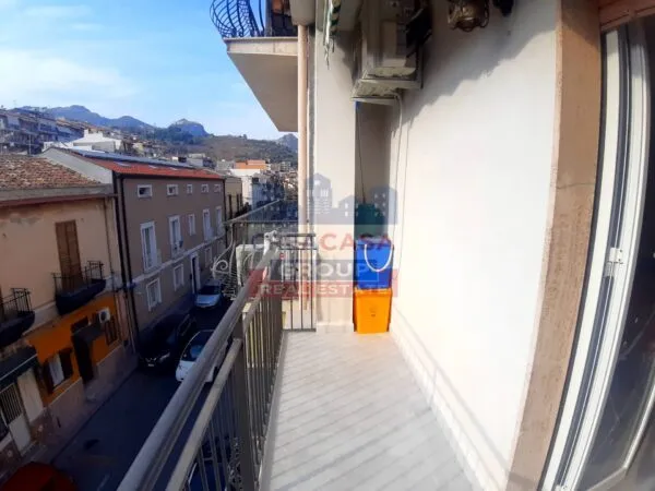 Appartamento via Vittorio Emanuele Terzo, Giardini-Naxos