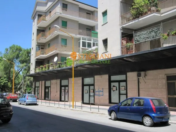Locale Commerciale via Garibaldi, Campobasso
