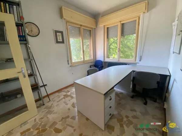 Trilocale via Varano, Medesano