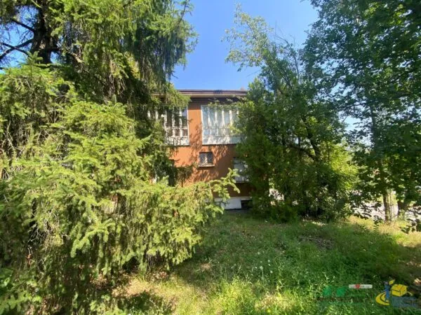 Trilocale via Varano, Medesano