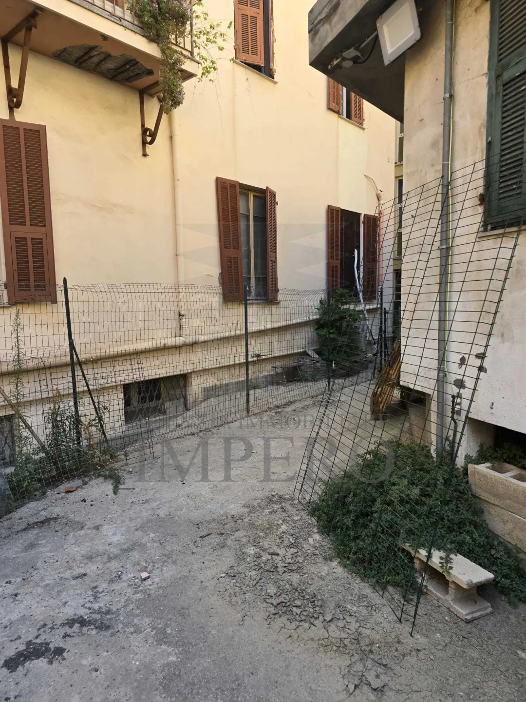 Immagine per Negozio in vendita a Ventimiglia via Lungo Roya Rossi 9