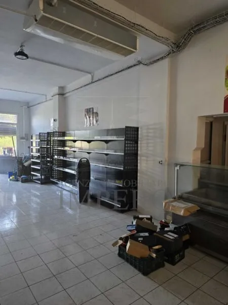 Negozio via Lungo Roya Rossi 9, Ventimiglia