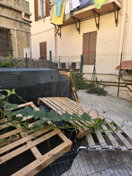 Negozio via Lungo Roya Rossi 9, Ventimiglia