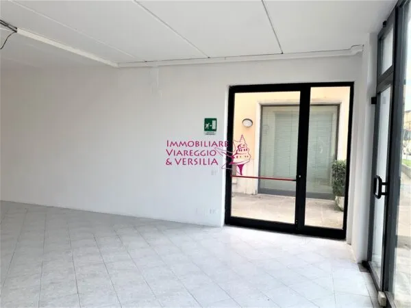 Negozio via Aurelia Nord, Viareggio