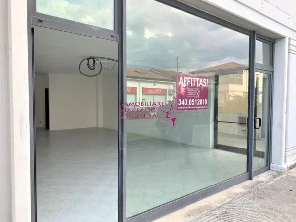 Negozio via Aurelia Nord, Viareggio