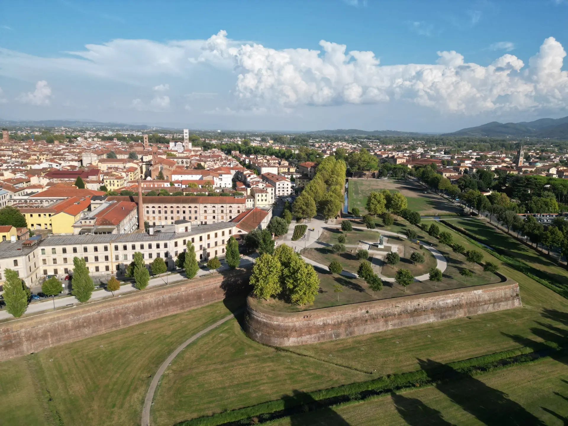 Immagine per Locale commerciale in vendita a Lucca via Beccheria 2