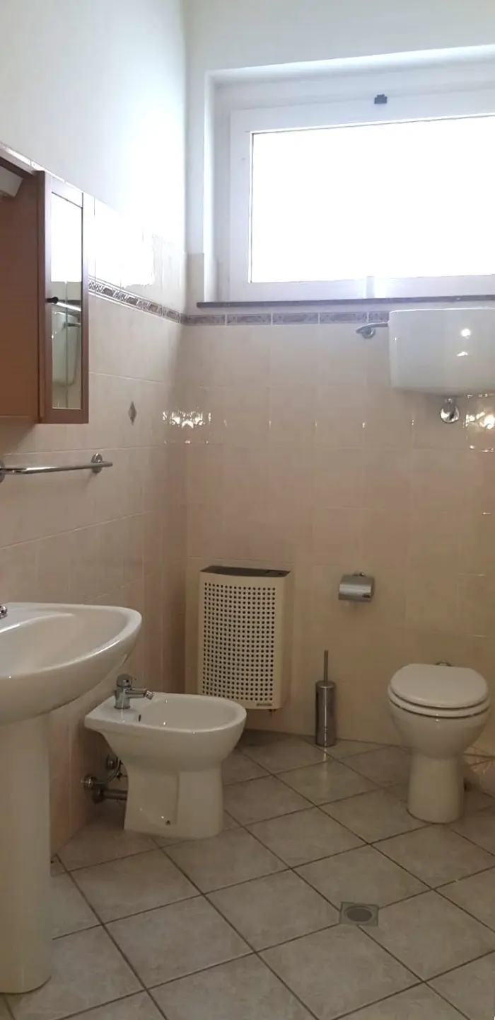 Immagine per Laboratorio in vendita a Castorano via Padre Carlo Orazi